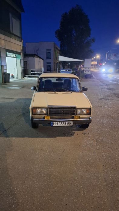 ВАЗ 2107 жигули.