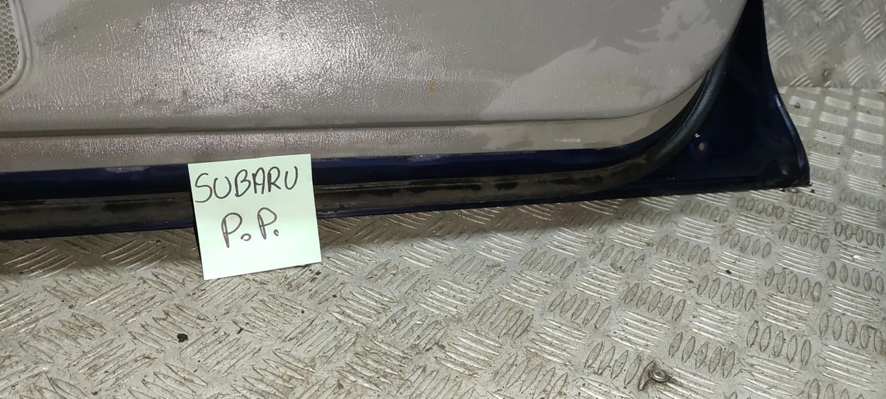 drzwi subaru impreza prawy przód