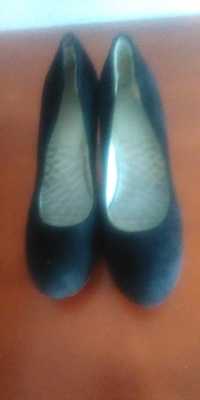 Buty damskie na obcasie Clarks r 37