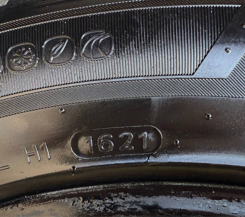 Шины б у 225/55R17 HANKOOK KINERGY 4S2 всесезонная