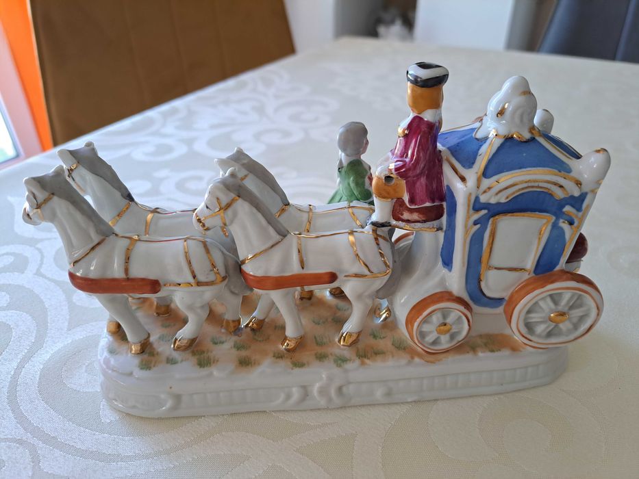 Figurka porcelana powóz karoca