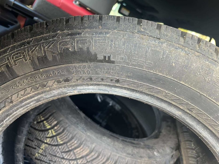 Автошини Nokian Tyres Hakkapeliitta 225/55 R18