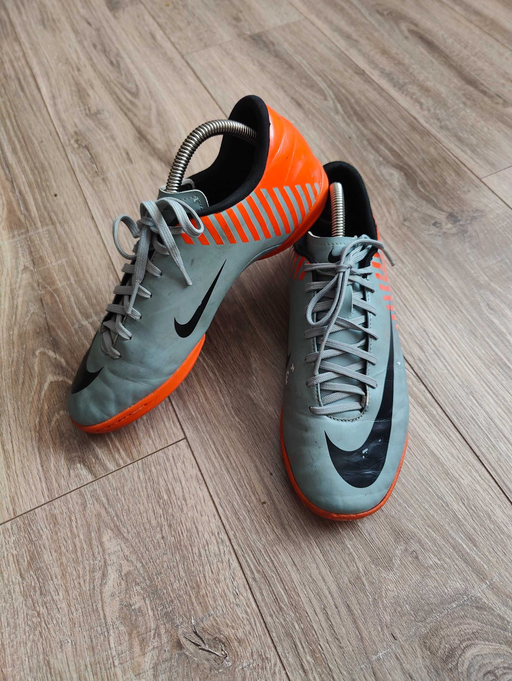 Продам кросівки для залу Nike mercurial