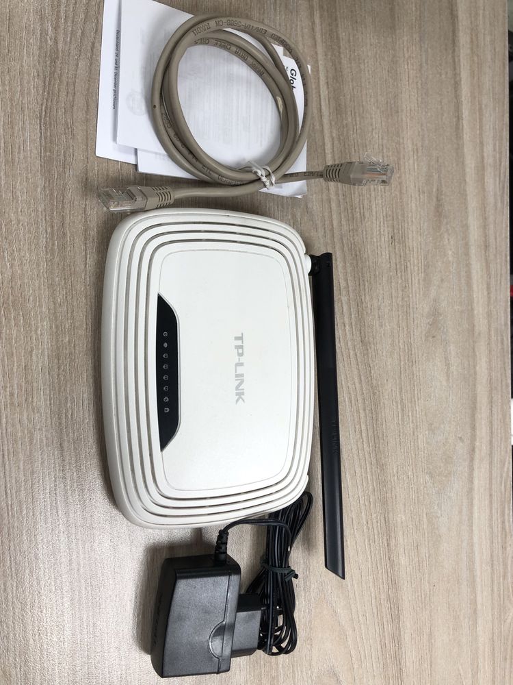 Роутер wi-fi tp-link TL-WR740N.