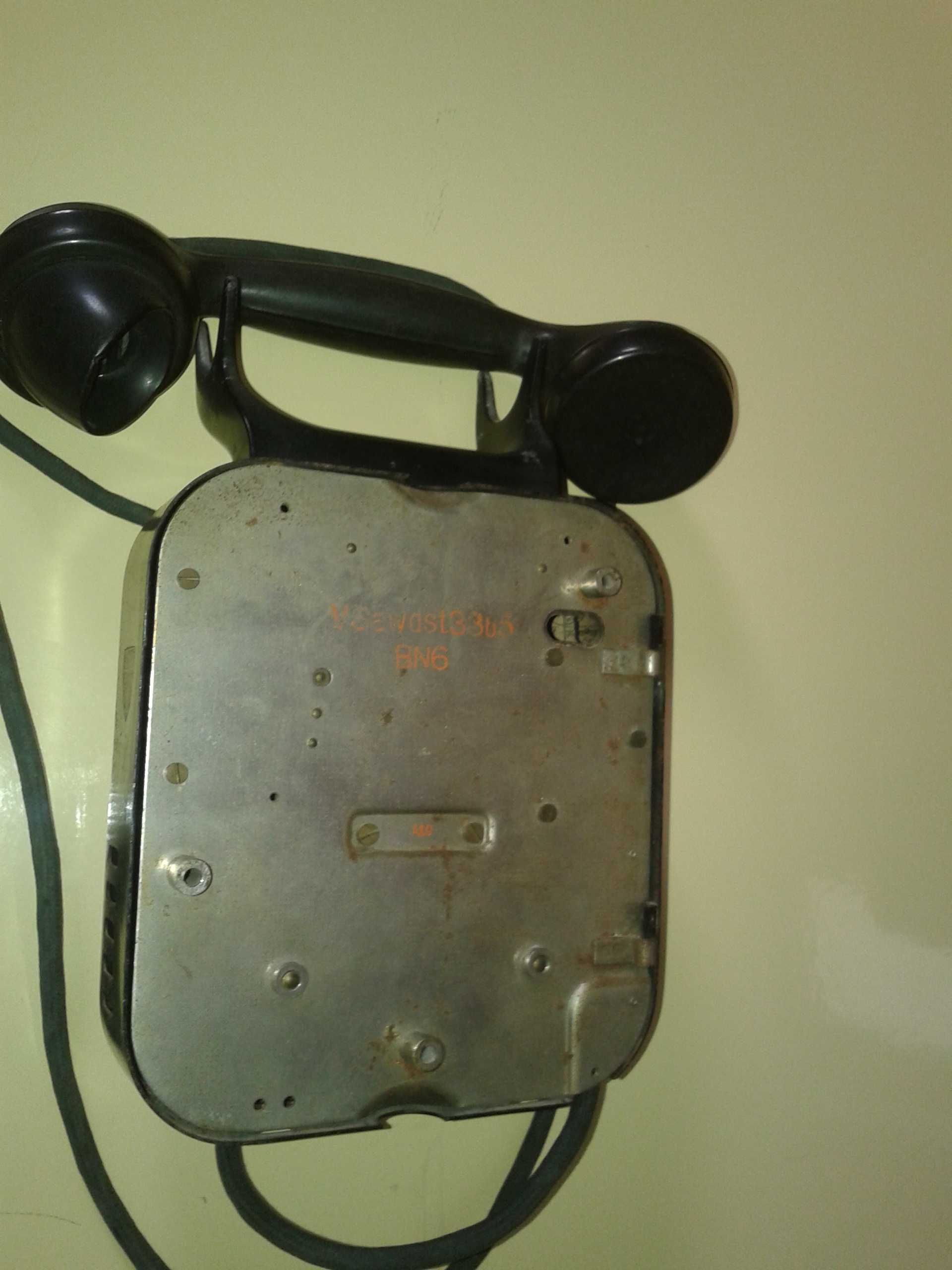 Telefon Siemens Halske, lata 40-te. w doskonałym stanie.