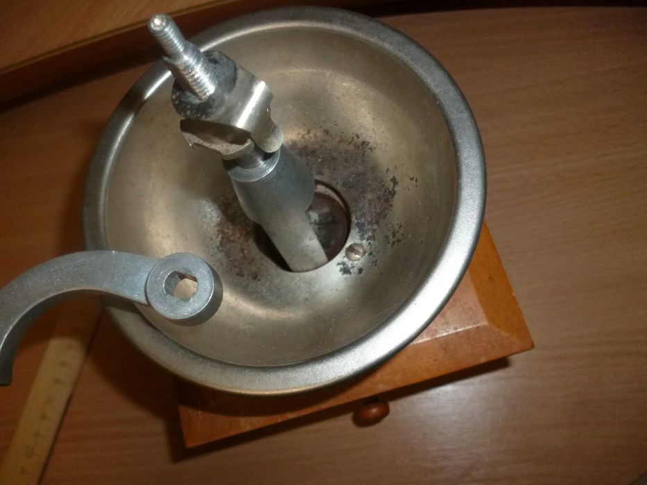 кофемолка мельница ручная СССР жерновая винтаж декор