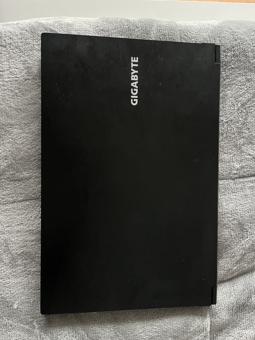 Portatil Gigabyte G5 i5 13500H  1 TB 4060 com garantia.