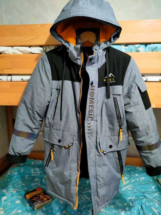 Продам зимову дитячу куртку 146 см