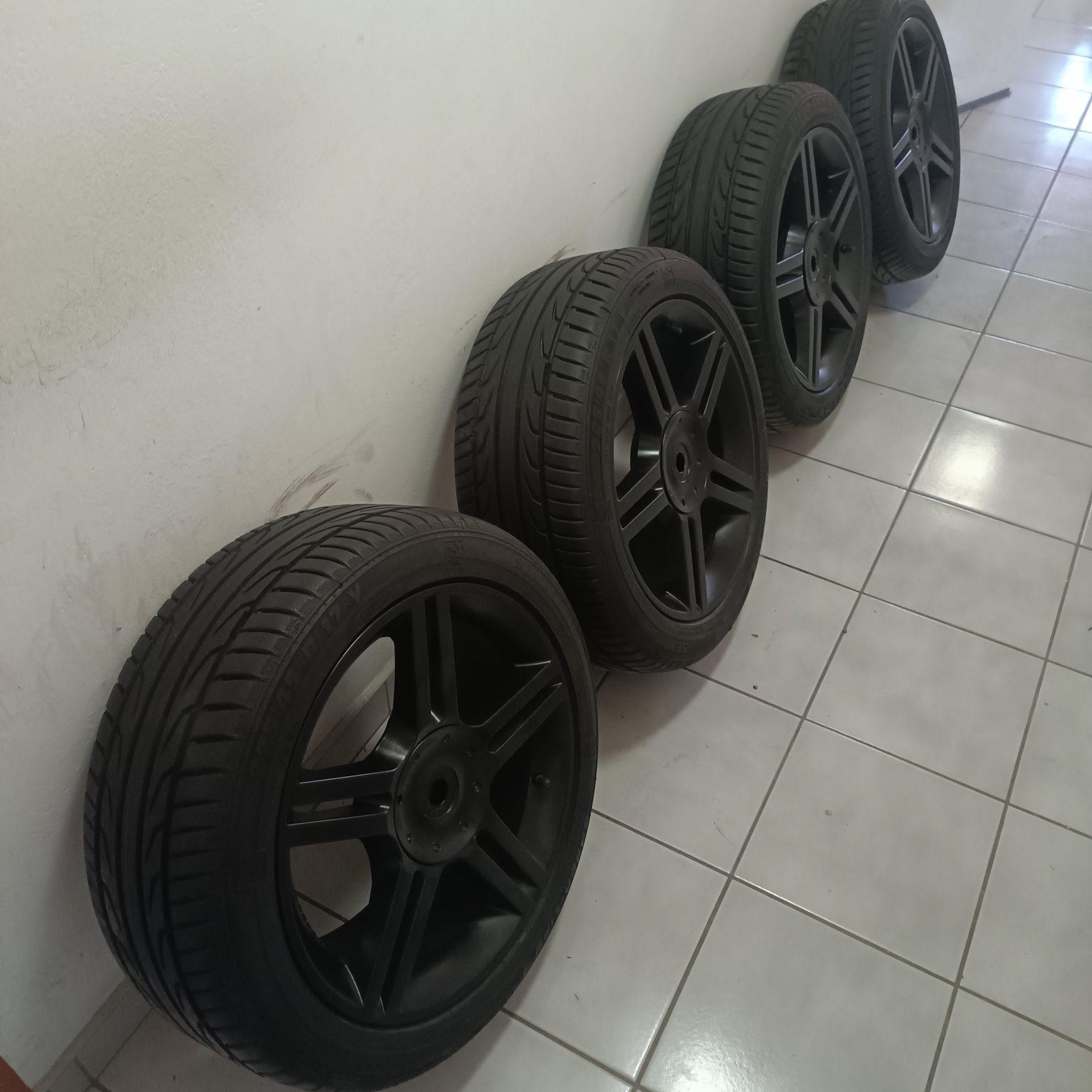 Koła felgi czarny mat 17r 5x114,3 64,1 czujniki  tpms opony 9mm