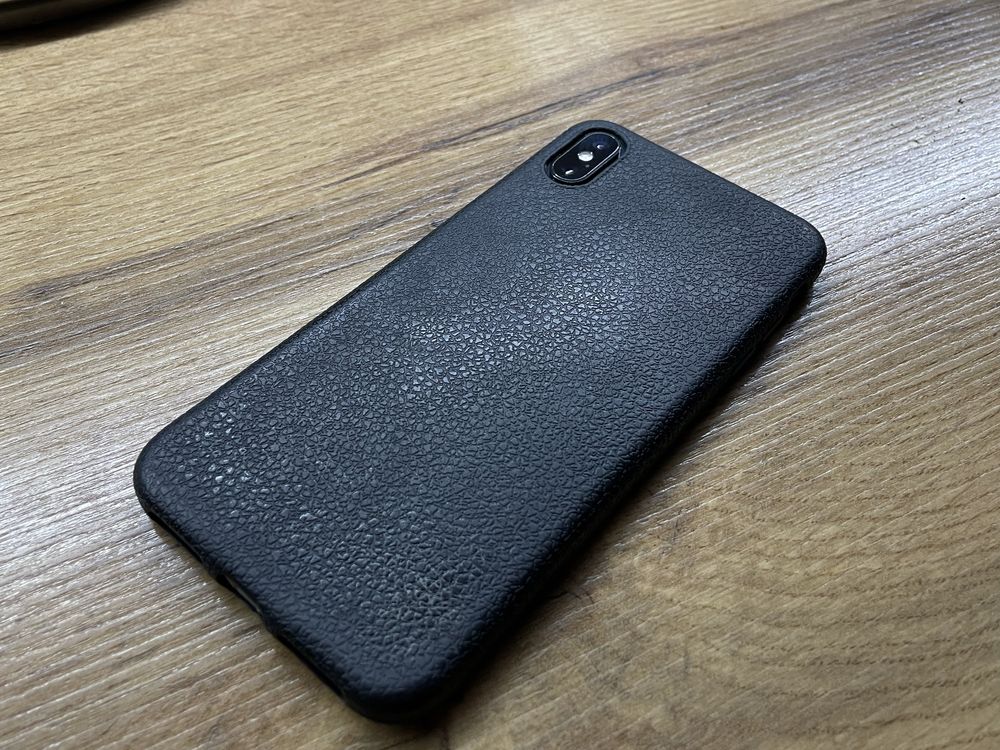 iPhone XS Max (не вмикається)