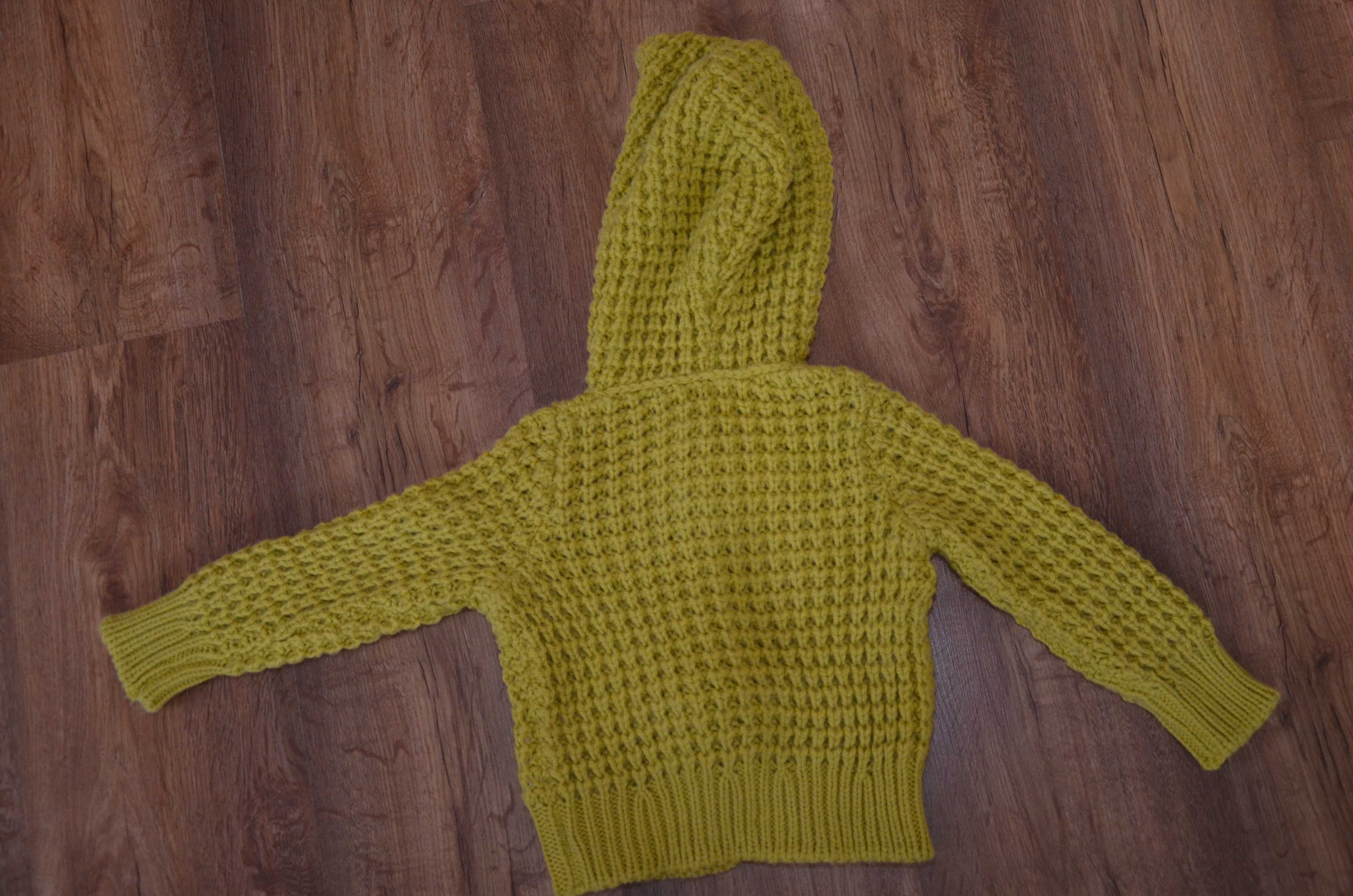 Sweter kaptur z metką 4-latka United Colors of Benetton z metką, bdb