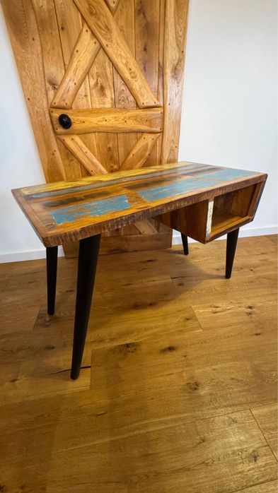 Biurko - Lite lakierowane drewno