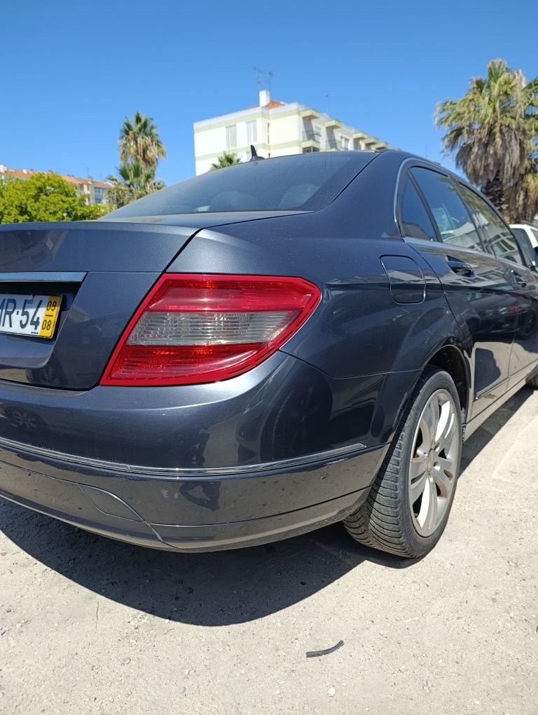 MERCEDES-BENZ C-Class 2.1 C 220