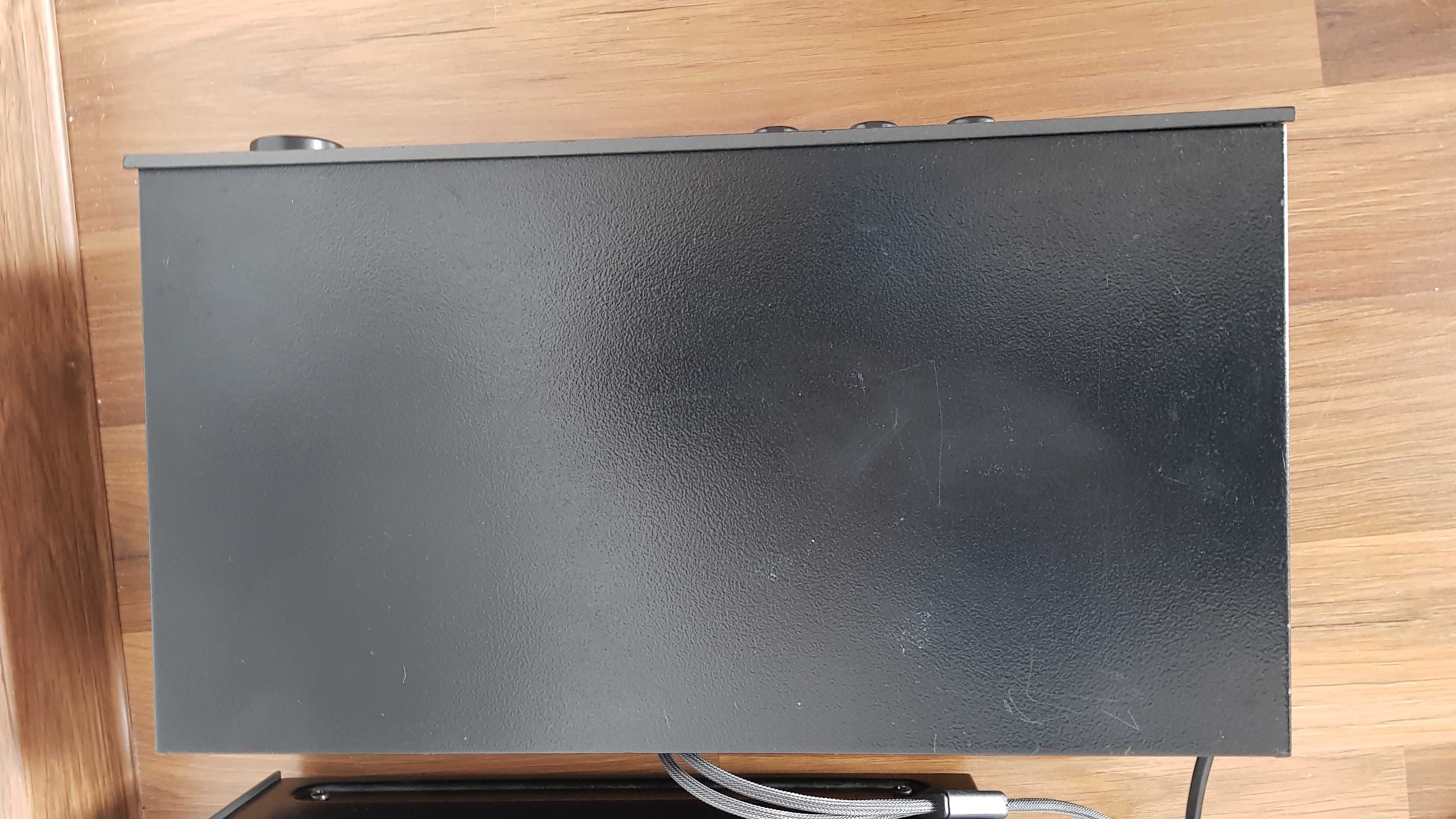 Koncówka mocy  NAD 2150 +  Przedwzmacniacz  NAD 1020B