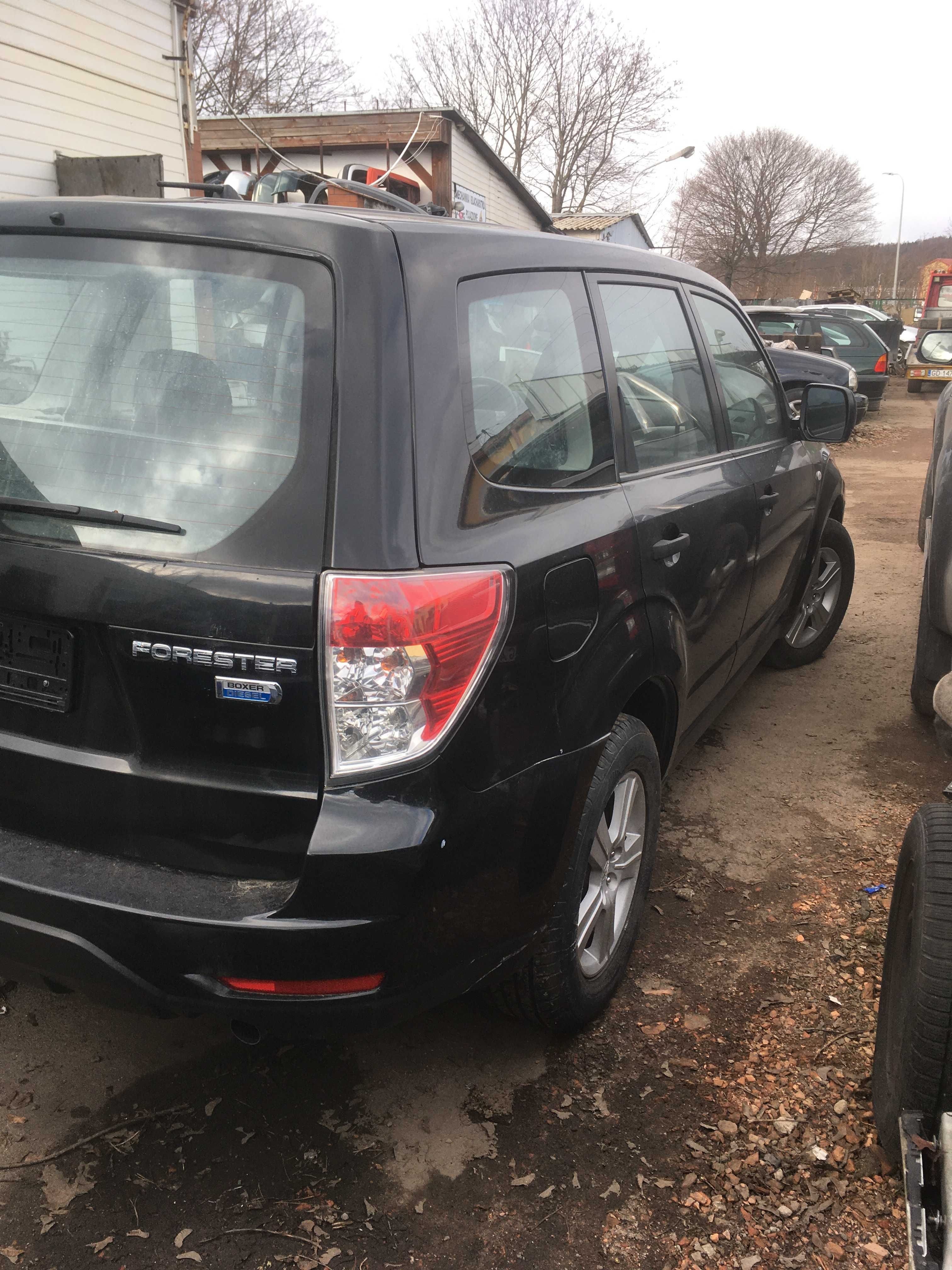 subaru forester III 08- 12 częsci blacharskie klapa zderzak tył 32J