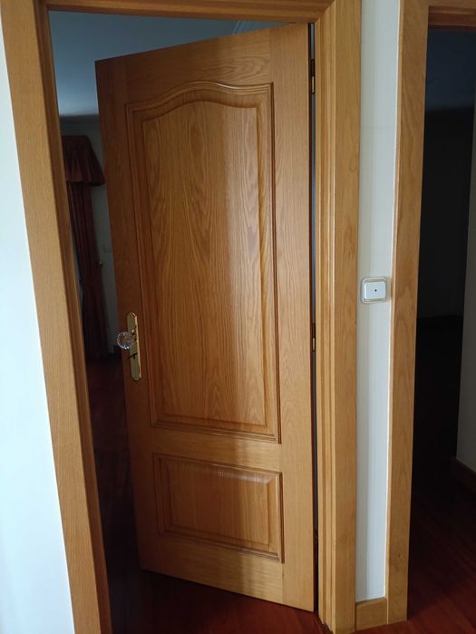 Portas em Carvalho