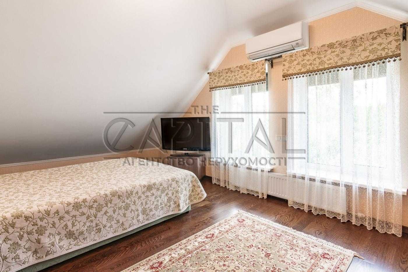 Продаж 2-поверхового будинку, 302м2, с. Мархалівка, Васільківський р-н