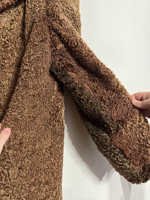 płaszcz brązowy z karakułów