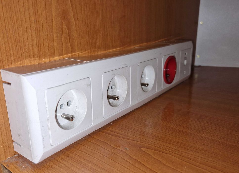 Lada sklepowa recepcyjna