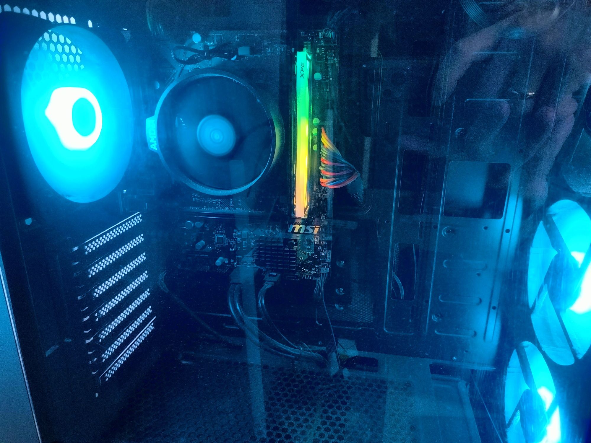 Komputer MSI AMD Ryzen 3