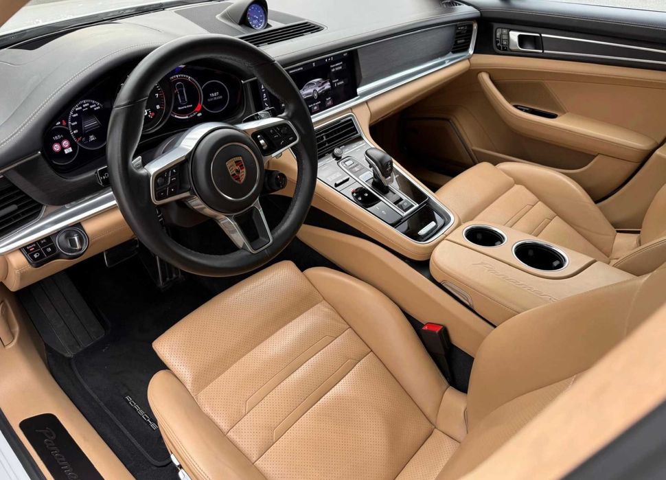 Porsche Panamera GTS 2019