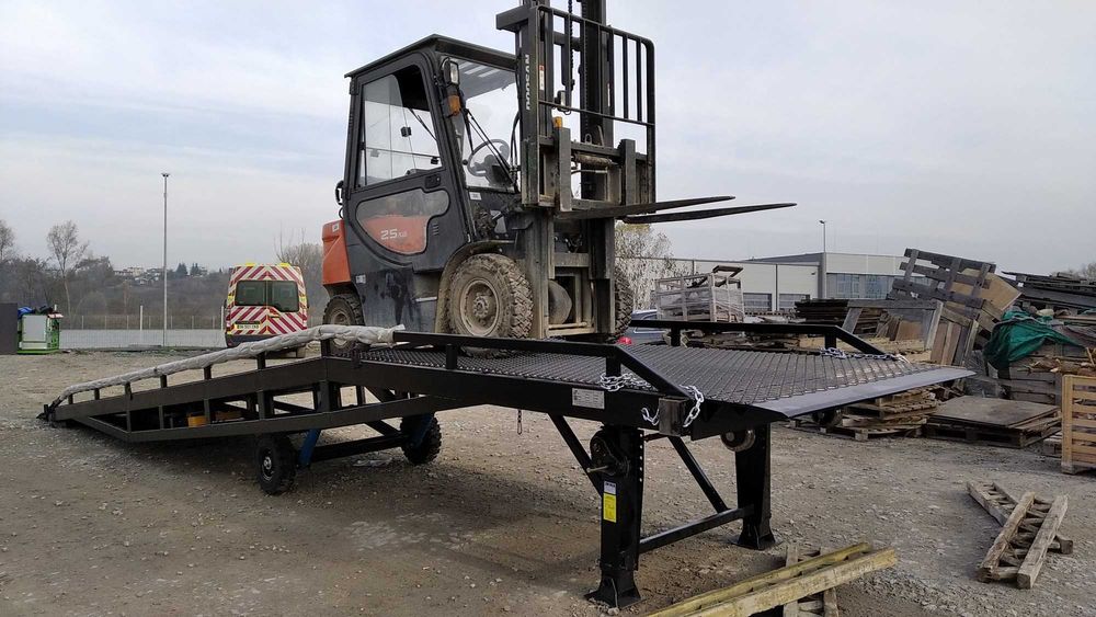 Rampa mobilna 8 ton naczepa MEGA 90 cm załadunkowa przeładunkowa