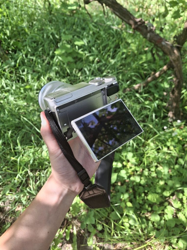 Продаю Fujifilm X-A10 з об’єктивами та оригінальною коробкою