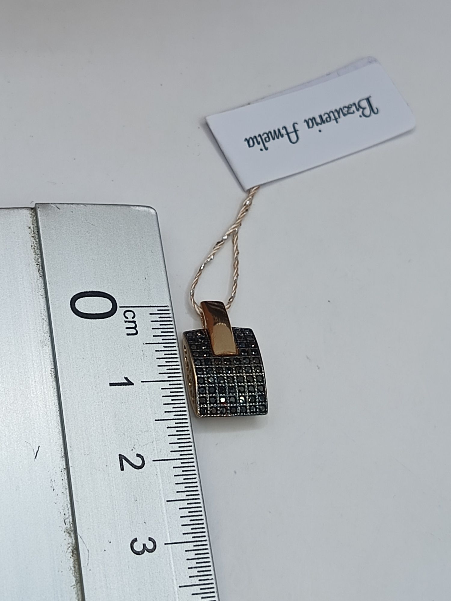 Piękna klasyczna czarna złota zawieszka żółte złoto pr 585