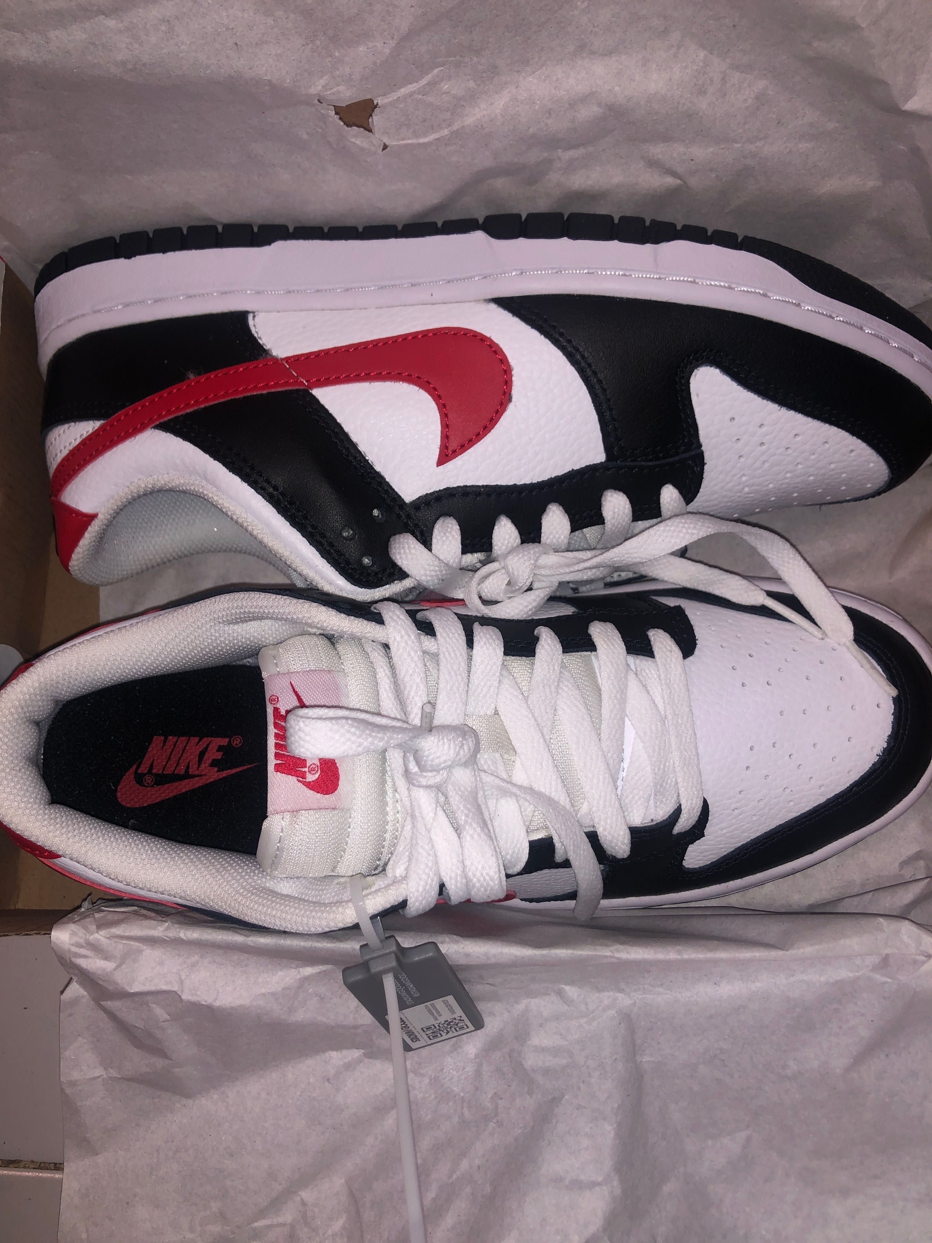 Nike dunk low “red swoosh panda”