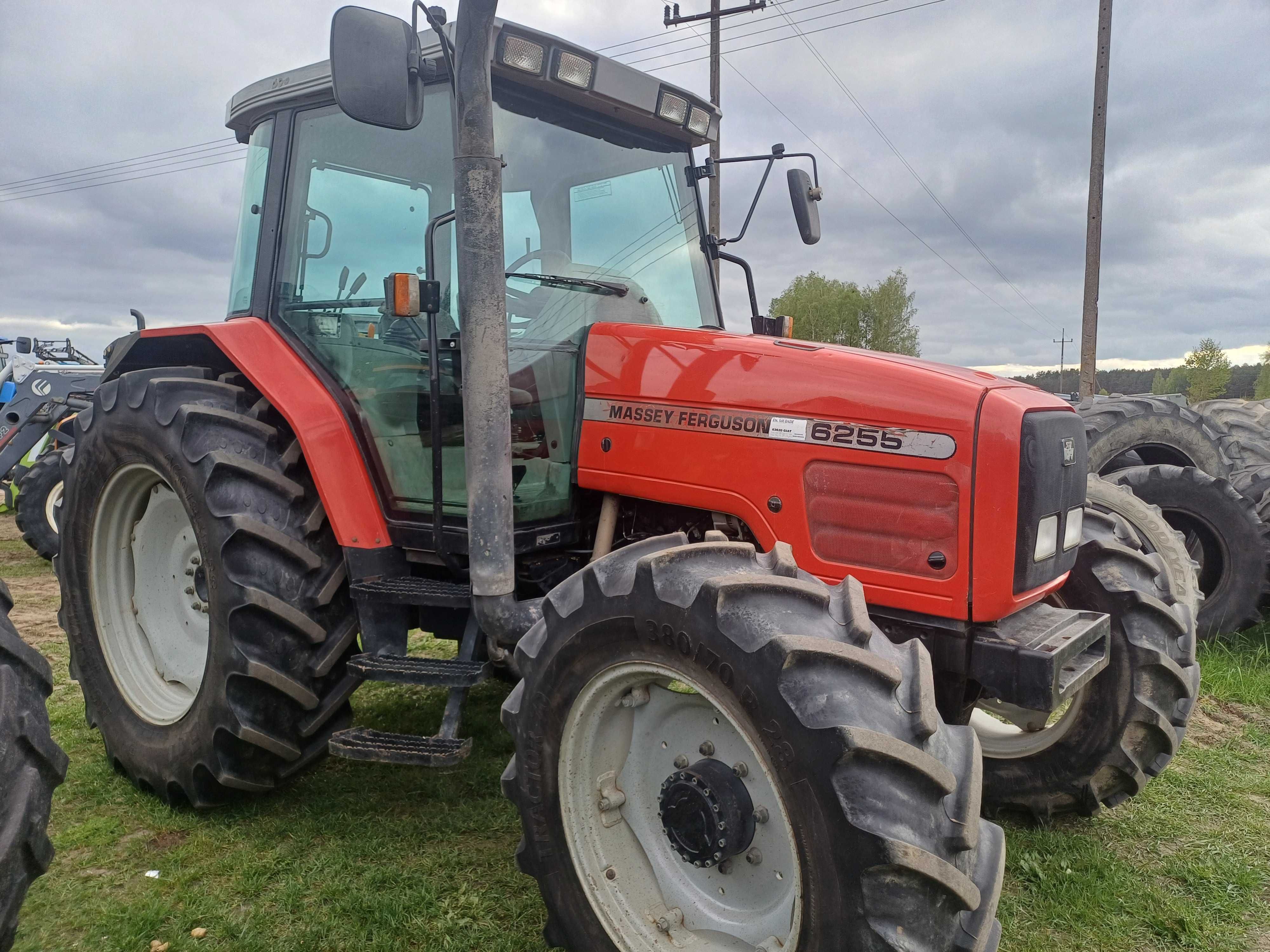 Massey Ferguson 6255