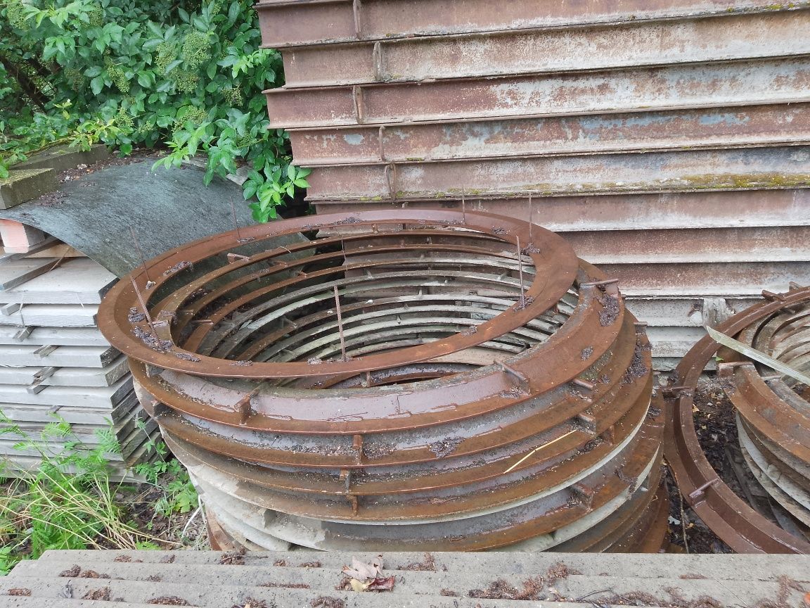 Formy do kręgów betonowych .