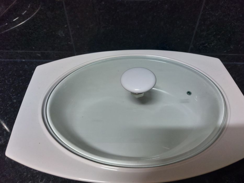 Travessa com tampa e suporte velas