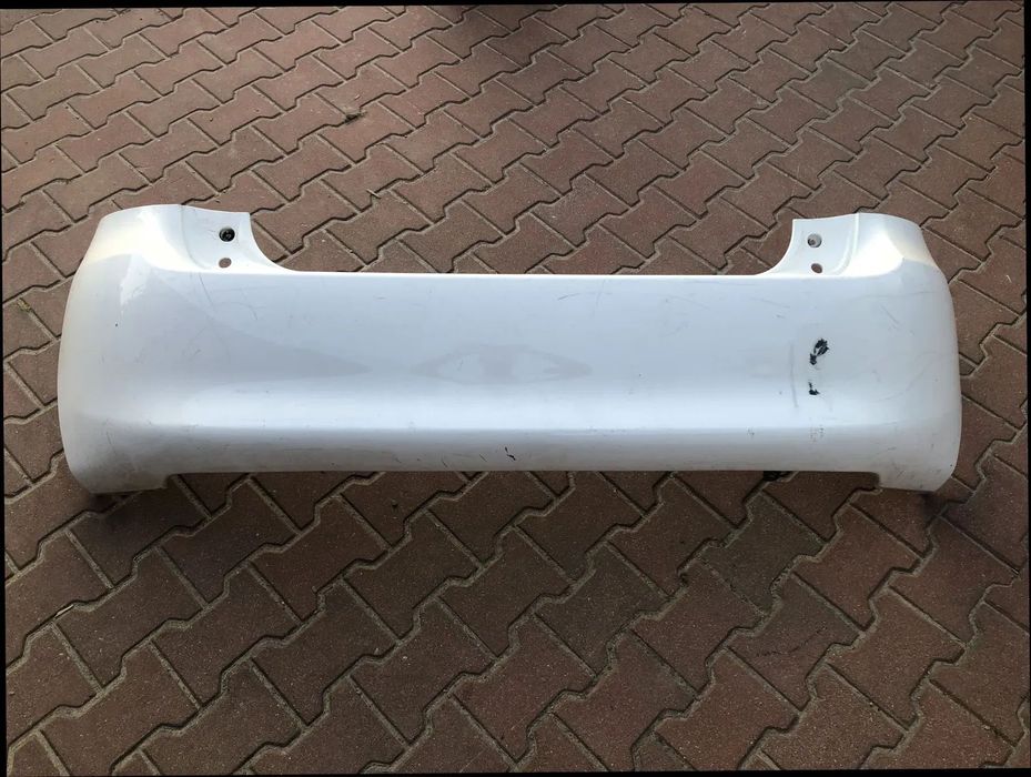 TOYOTA AURIS I 2006-2009 e15 hb zderzak tylny TYŁ