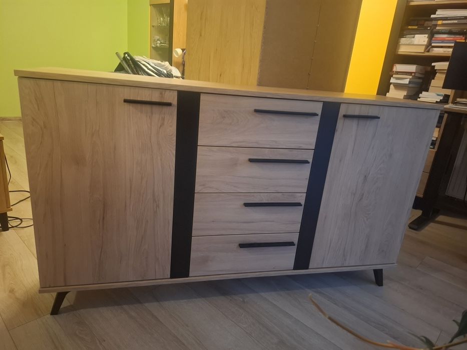 Sprzedam szafę dwudrzwiową i komodę