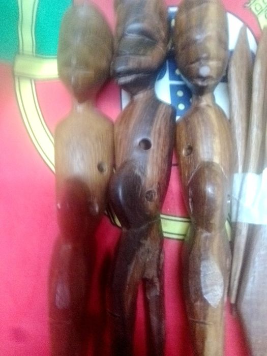 Arte africana em madeira.