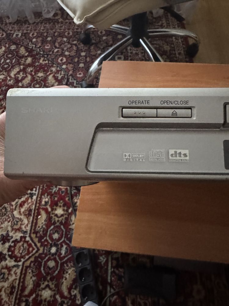 Видеомагнитофон Sharp dv-740