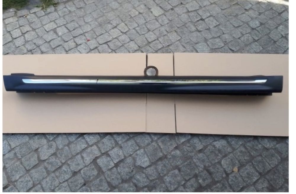 Listwa progowa PEUGEOT 5008