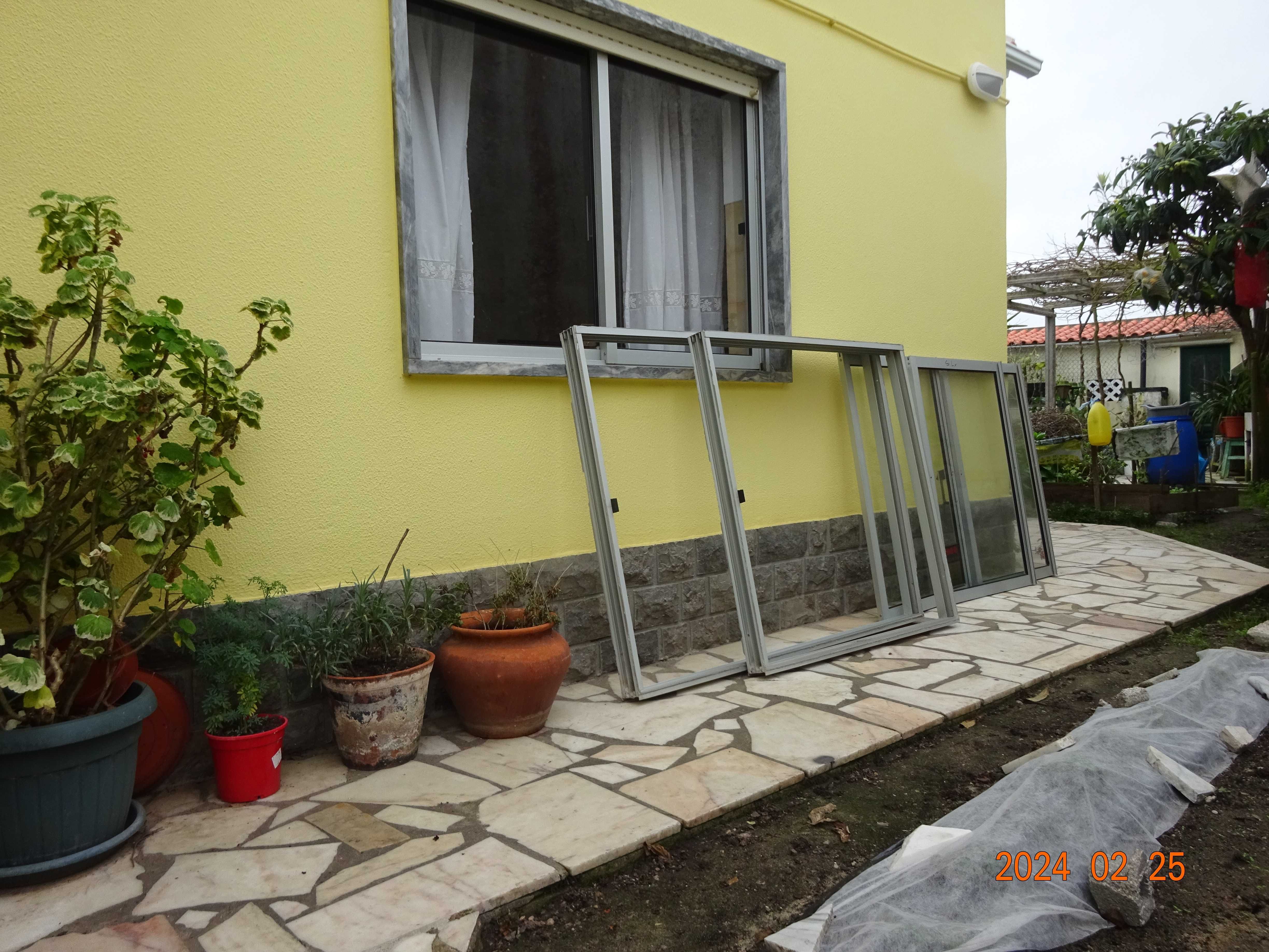 Janelas de Alumínio Anodizado Usadas