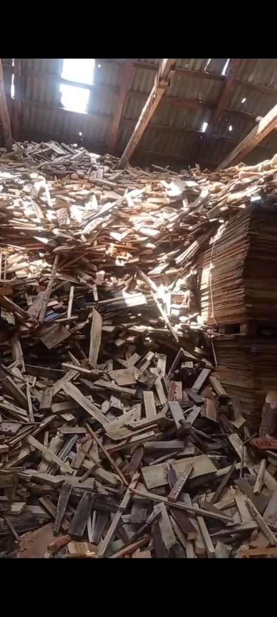 Дрова обрізки насипом