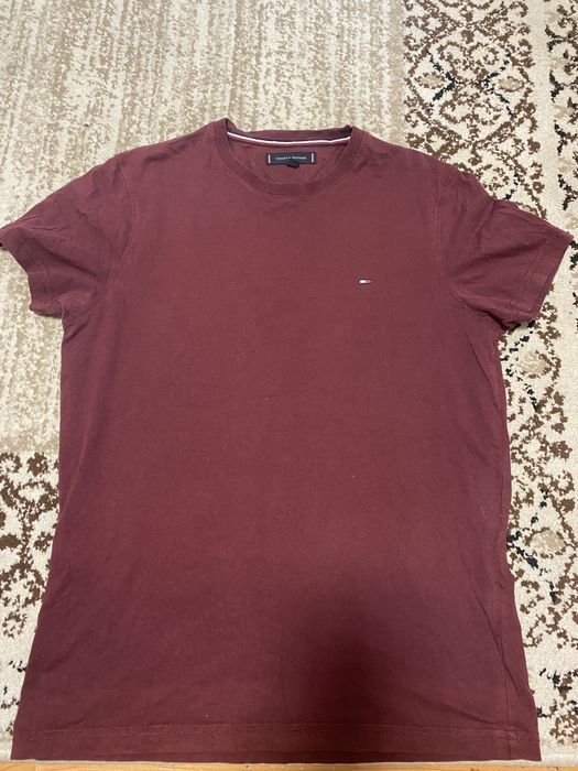 Продам чоловічу фудболку оригінальну Tommy Hilfiger