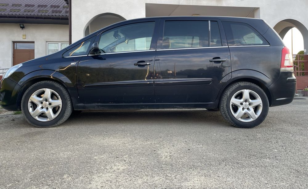 Opel Zafira 2008, 1.9 CDTI, 7 osobowy, hak