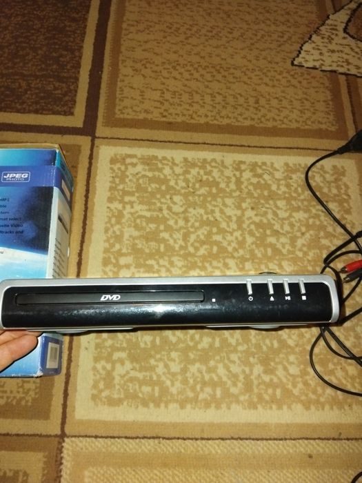 Продам DVDпроигрыватель на дисках BRAVIS