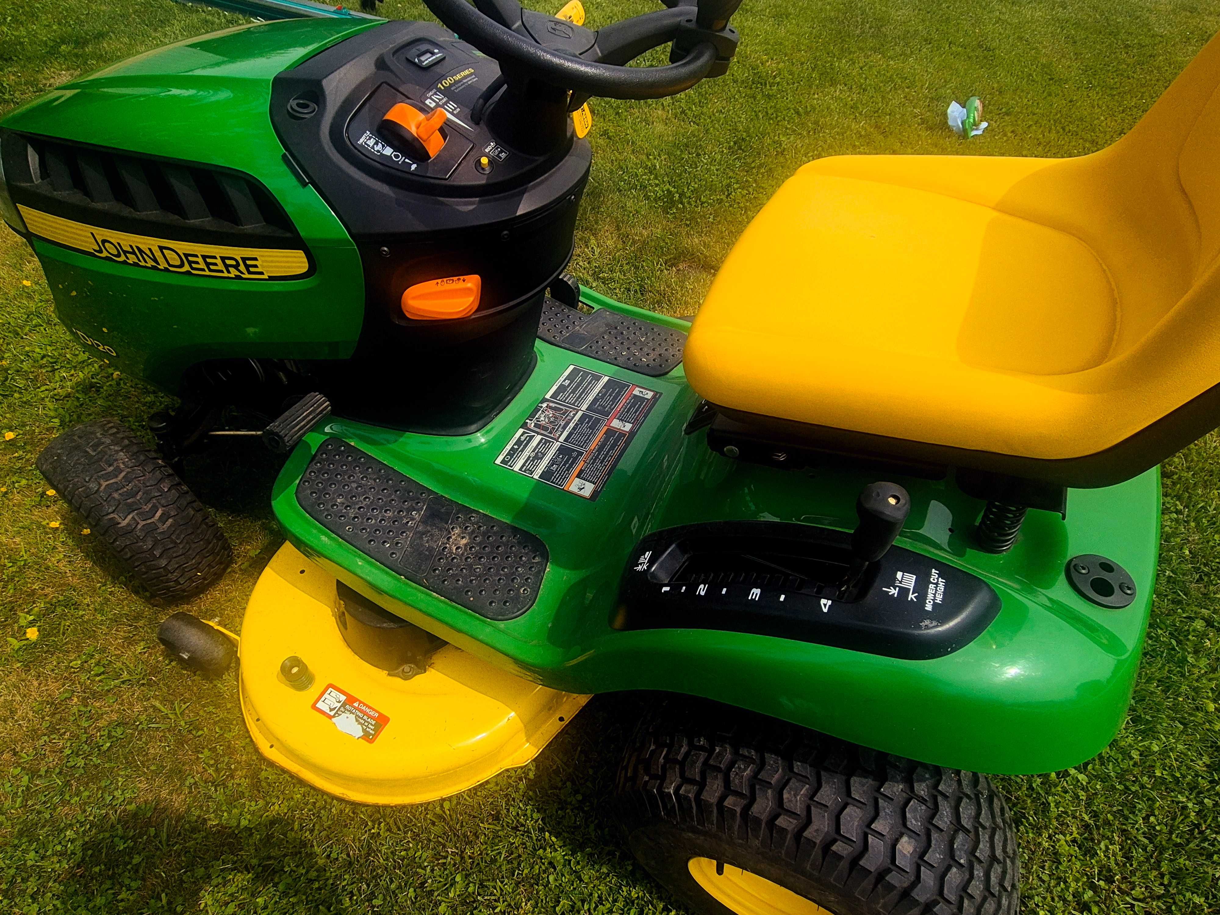 Traktorek John Deere