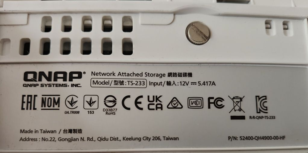 NAS QNAP TS-233 + HDD 2 x 2 TB