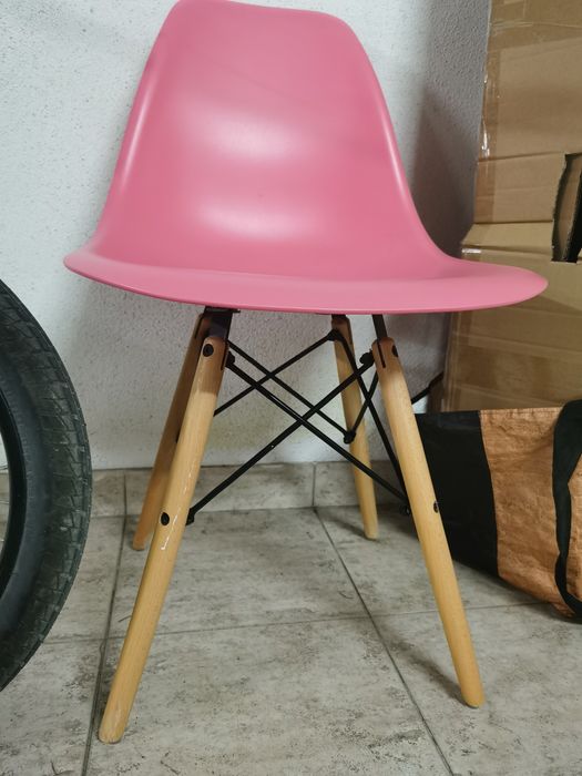 Cadeira cor de rosa