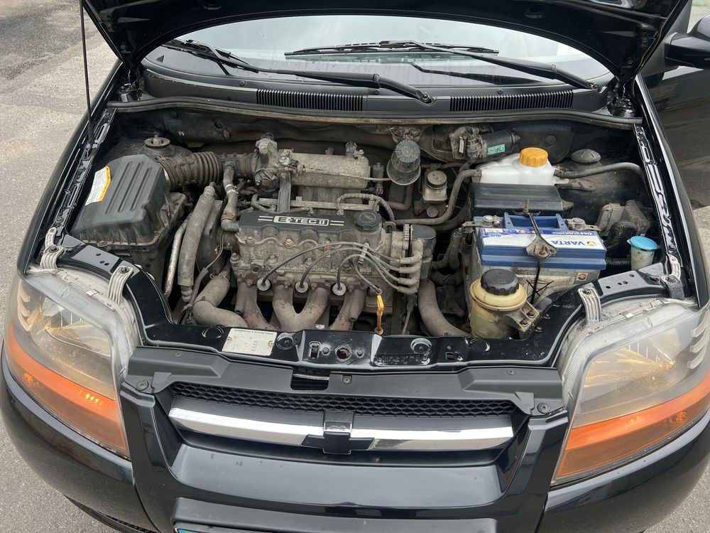 Продам Chevrolet aveo 1,5 2005 год