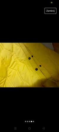 Dlugi pikowany płaszcz wiosenny w kolorze żółtym