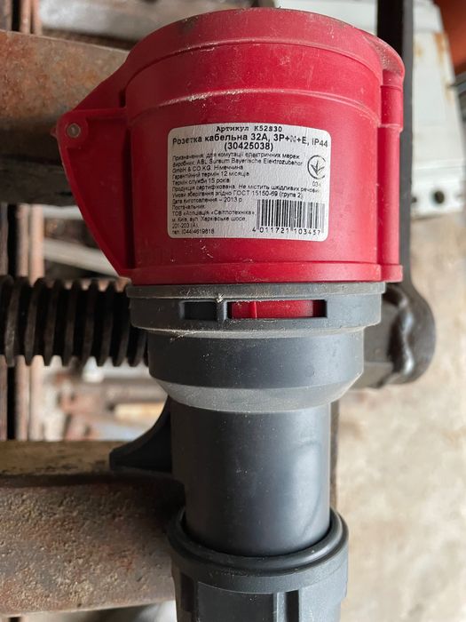 Розетка силова 32А, на 5 контактів