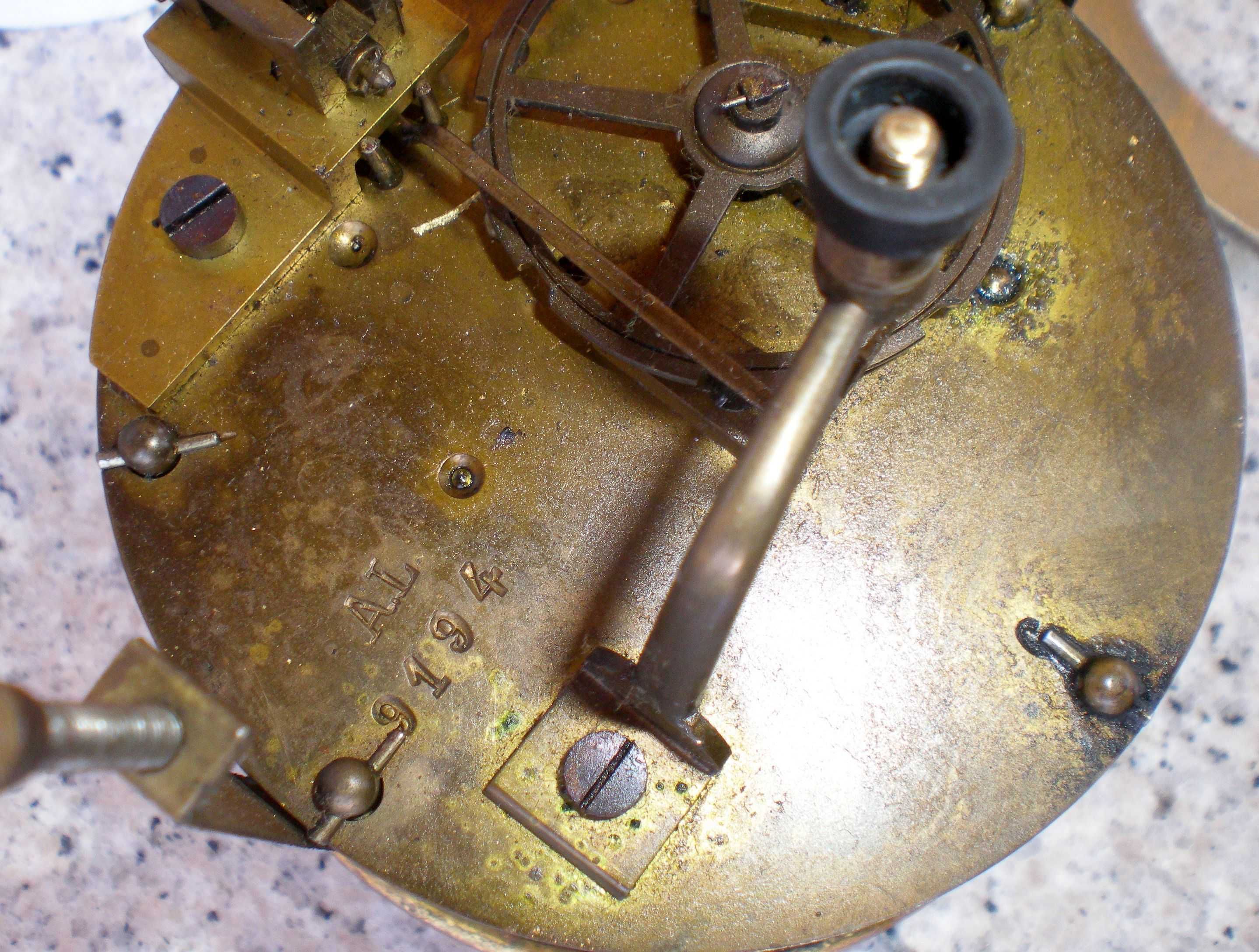 francuski zegar kominkowy  - mechanizm - sprawny