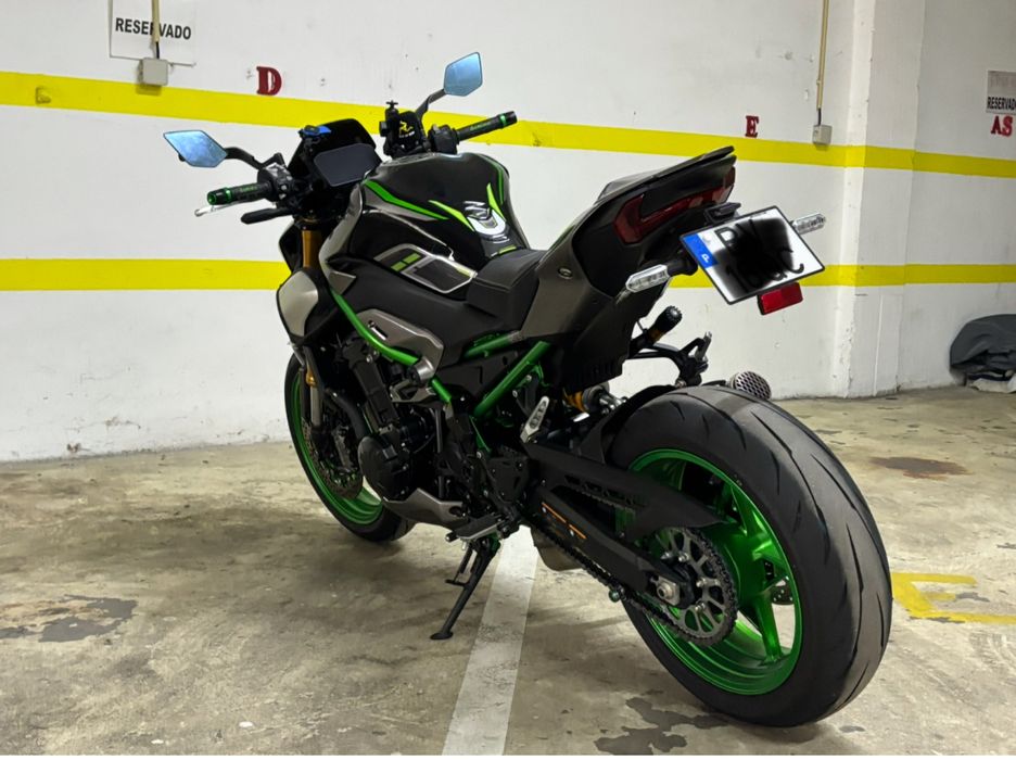 Kawazaki Z900 SE PERFORMANCE 2025